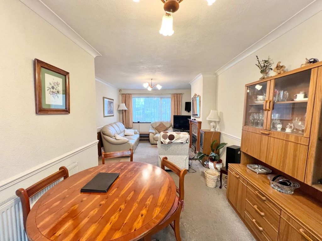 Property photo 3 of 12 Lounge/Diner