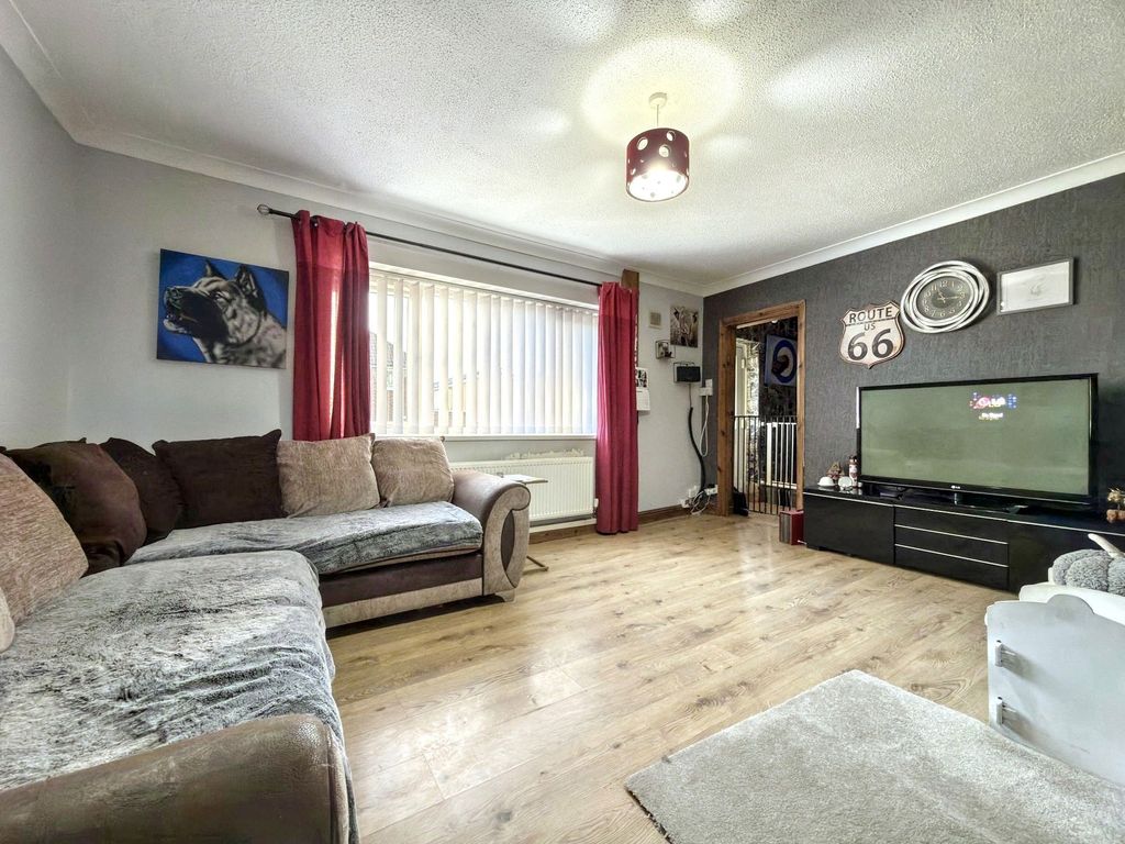 Property photo 3 of 23