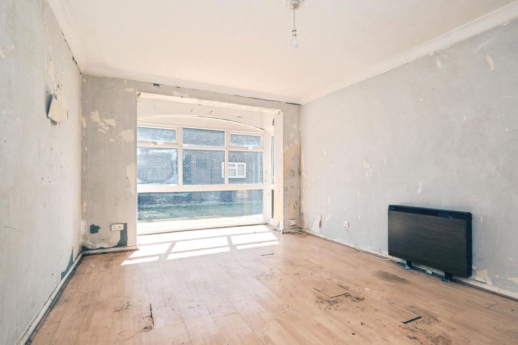 Property photo 2 of 11 Pbox-Img.Jpg