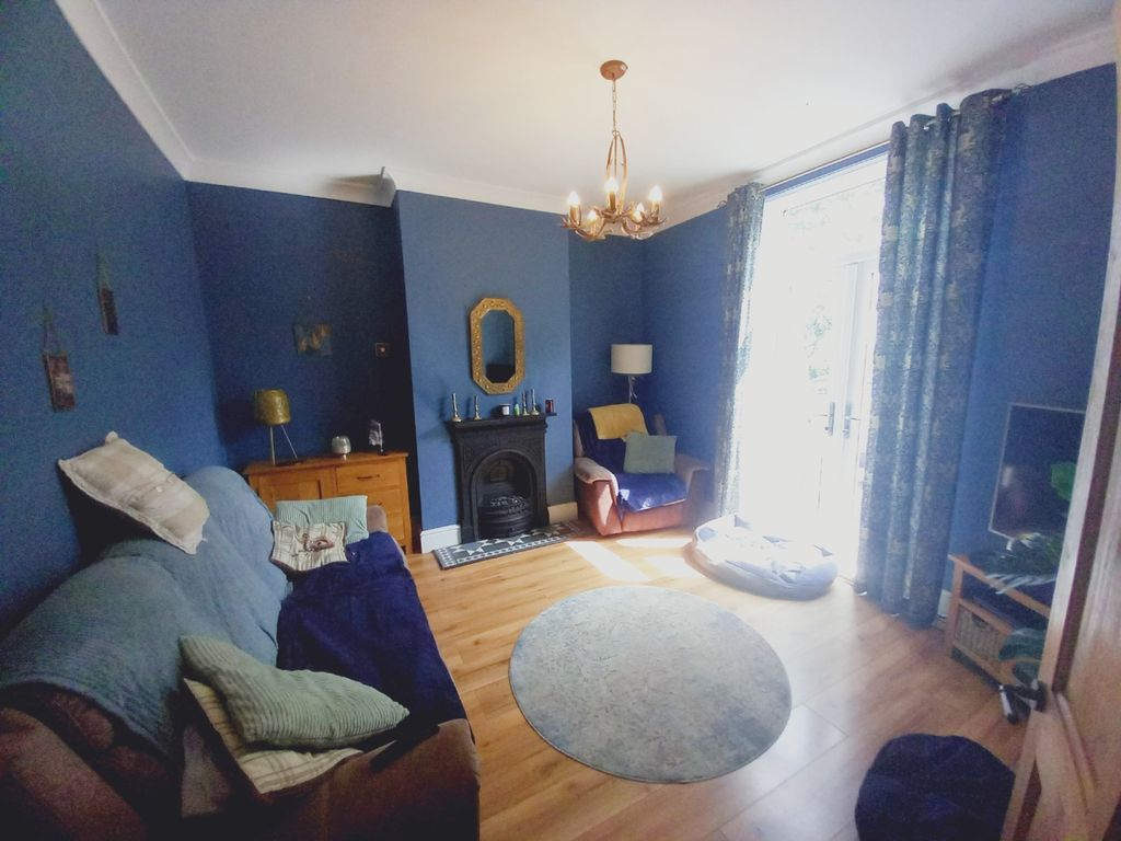 Property photo 2 of 10 Lounge