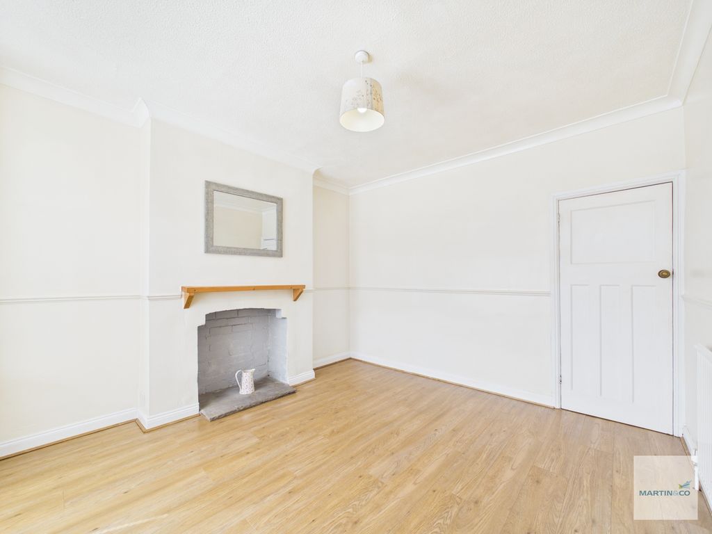 Property photo 3 of 16 Cam03394G0-Pr0540-Still002