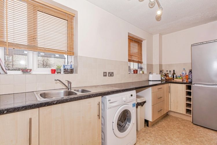 Property photo 2 of 7 Kitchen