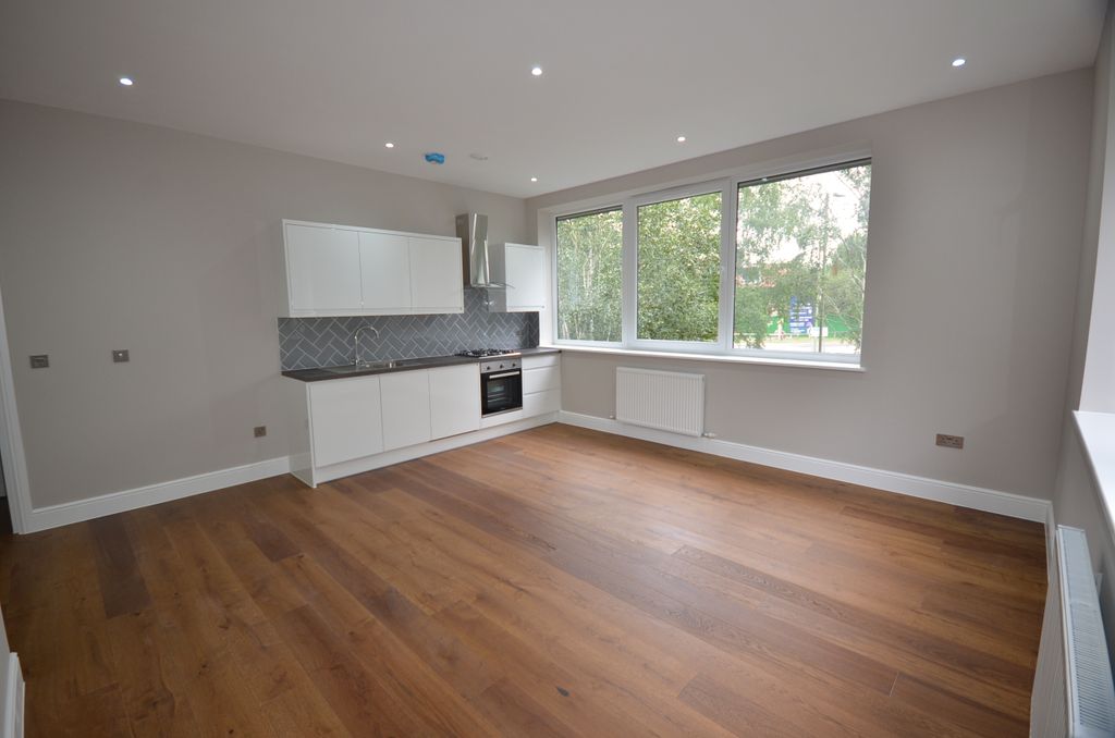 Property photo 2 of 6 Lounge 14 Fleet
