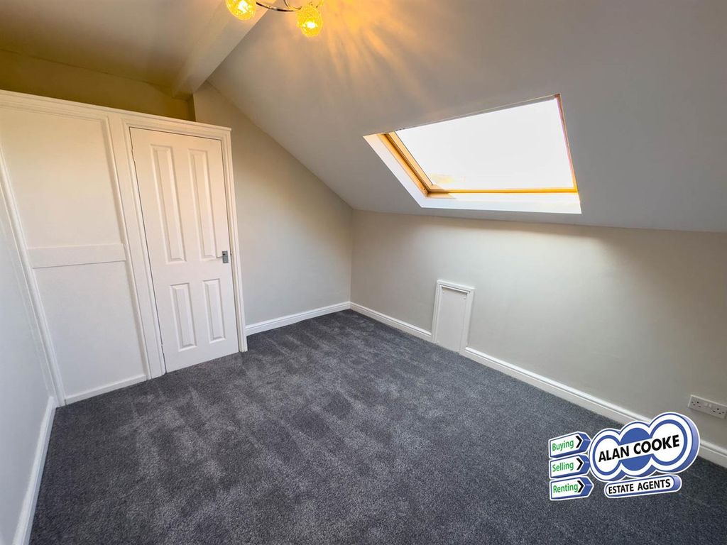 Property photo 3 of 6 Bedroom