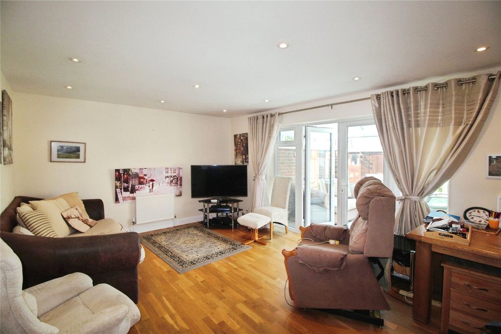 Property photo 2 of 14 Picture No. 03