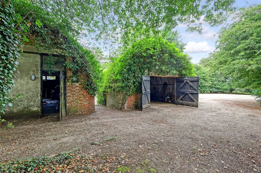 Property photo 3 of 25 Nissen Huts