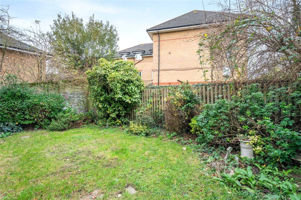 Property photo 2 of 21 Picture No. 27