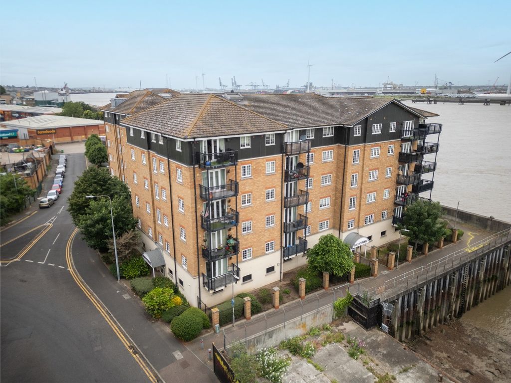 Property photo 3 of 9 4257784