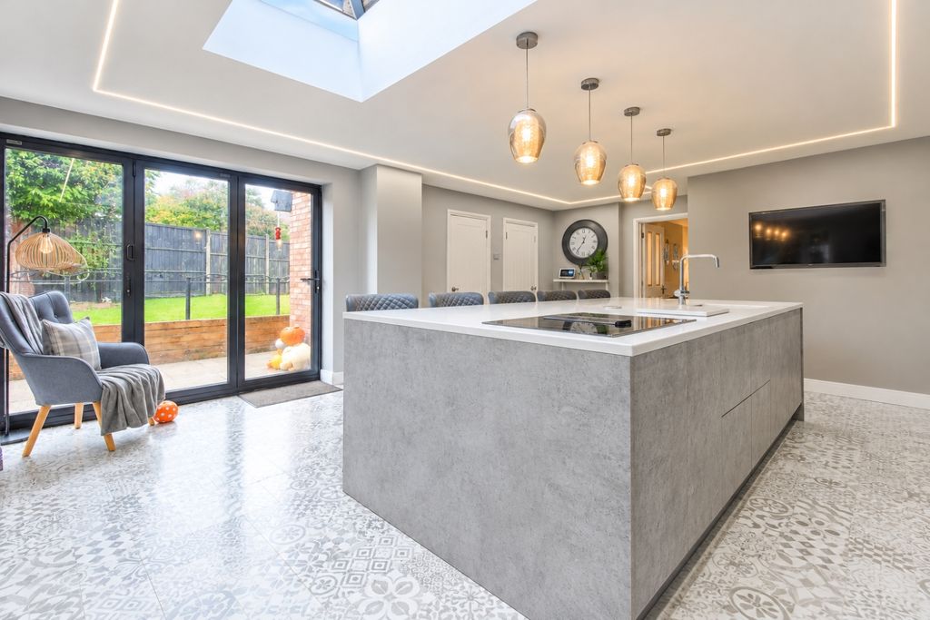 Property photo 1 of 15 Kitchen