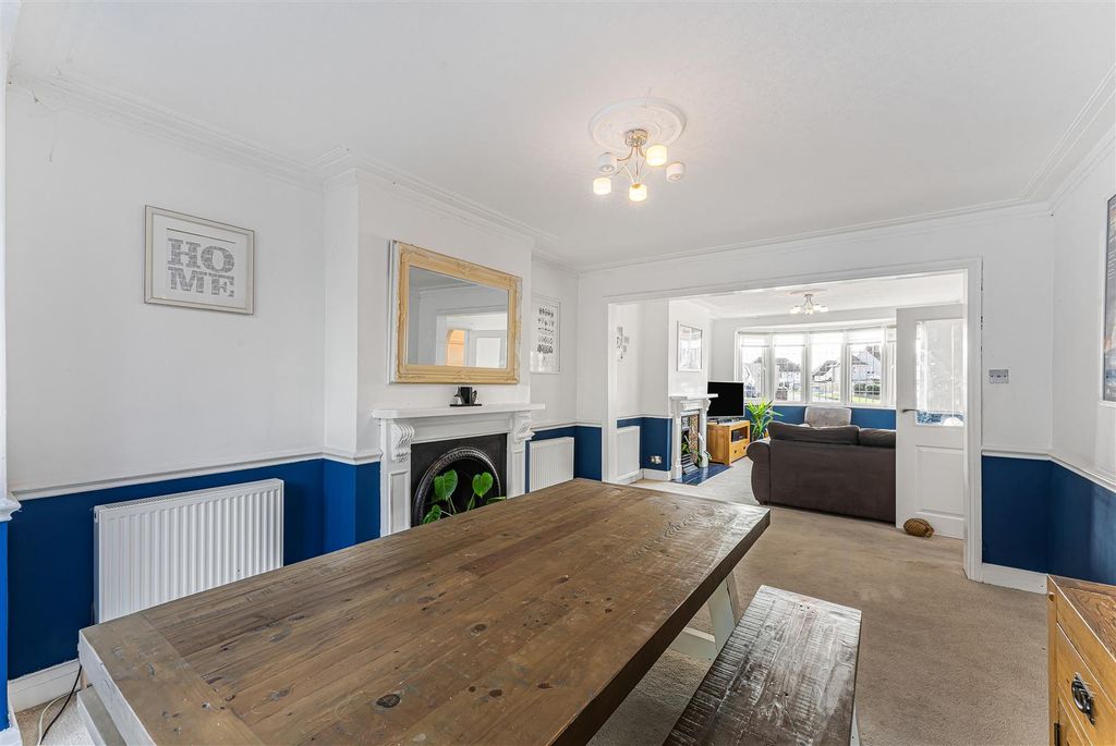 Property photo 2 of 41 2