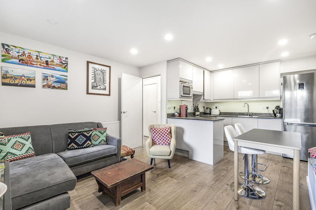 Property photo 2 of 16 Kitchen