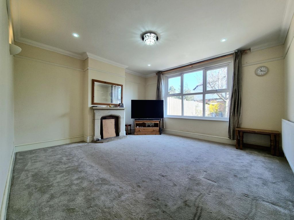 Property photo 3 of 10 Living Room