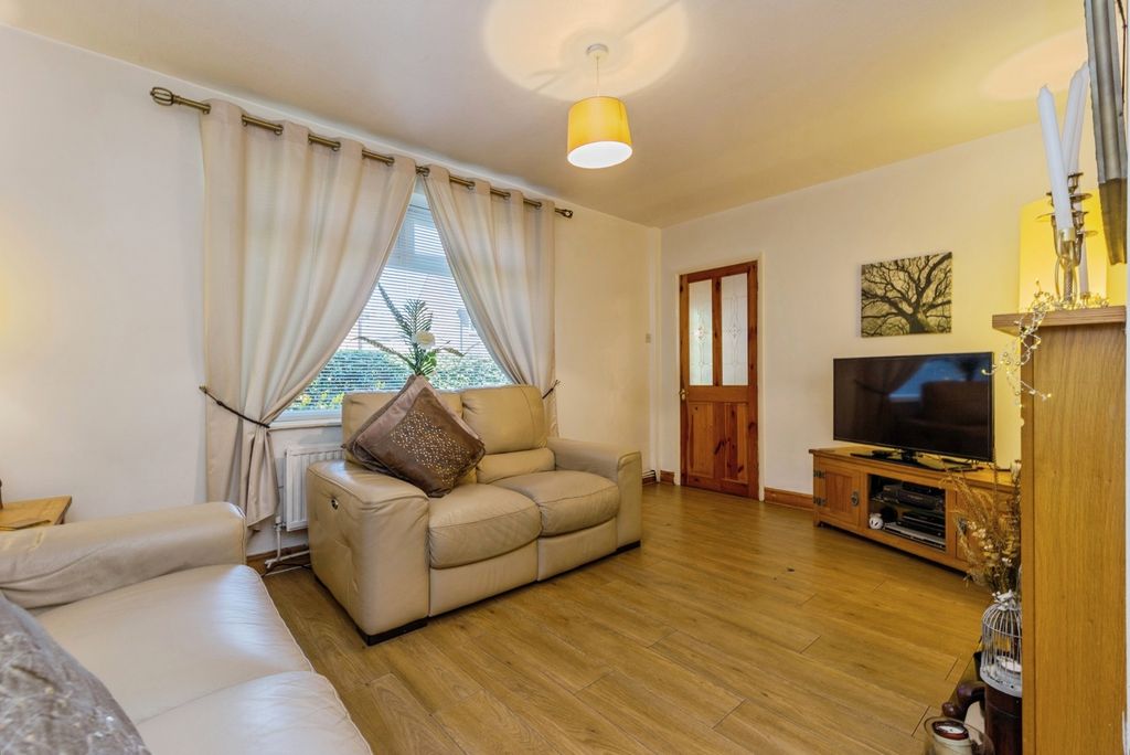 Property photo 2 of 28 Pbox-Img.Jpg