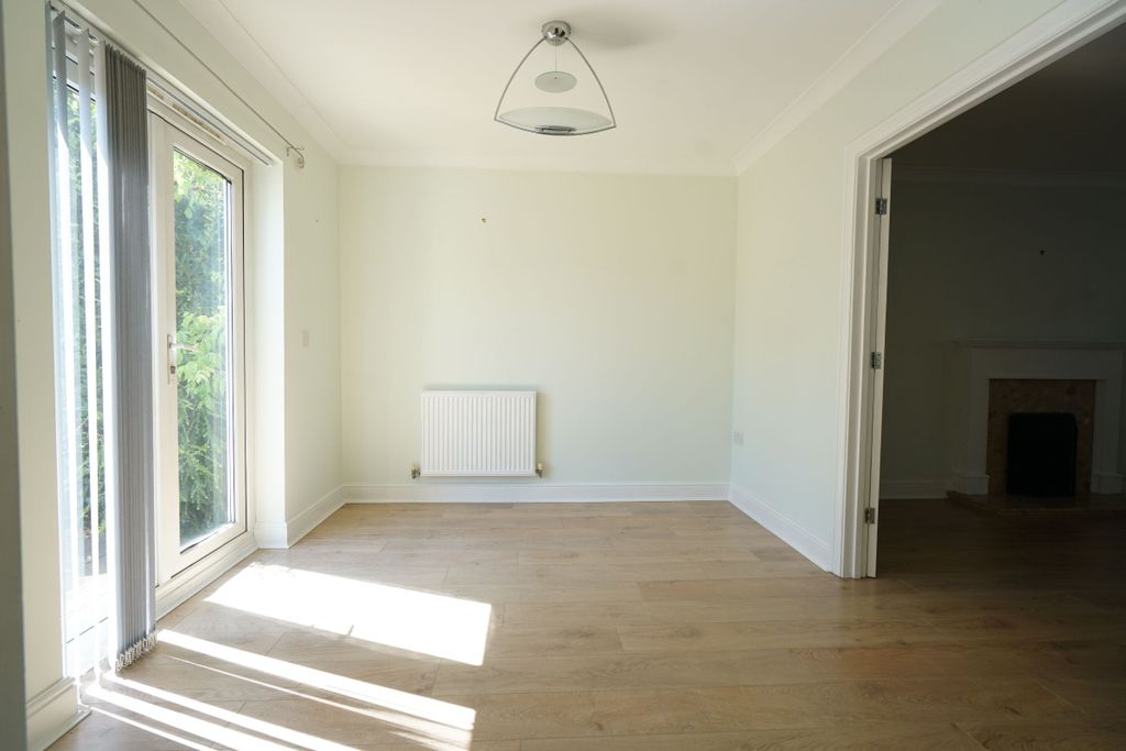 Property photo 2 of 25