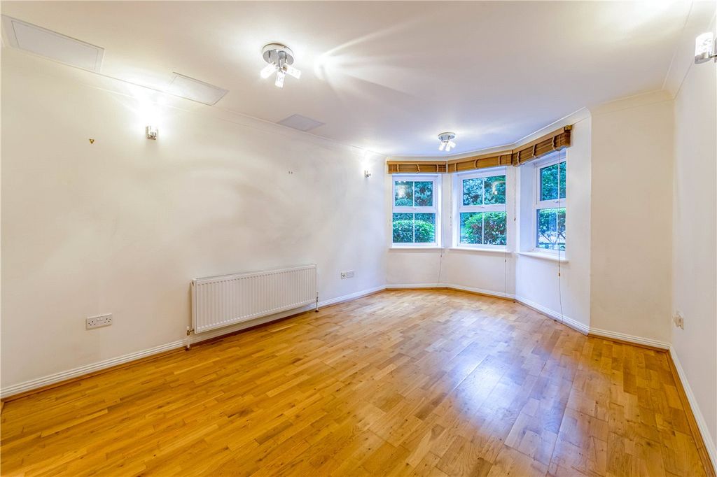 Property photo 2 of 14 Picture No. 21