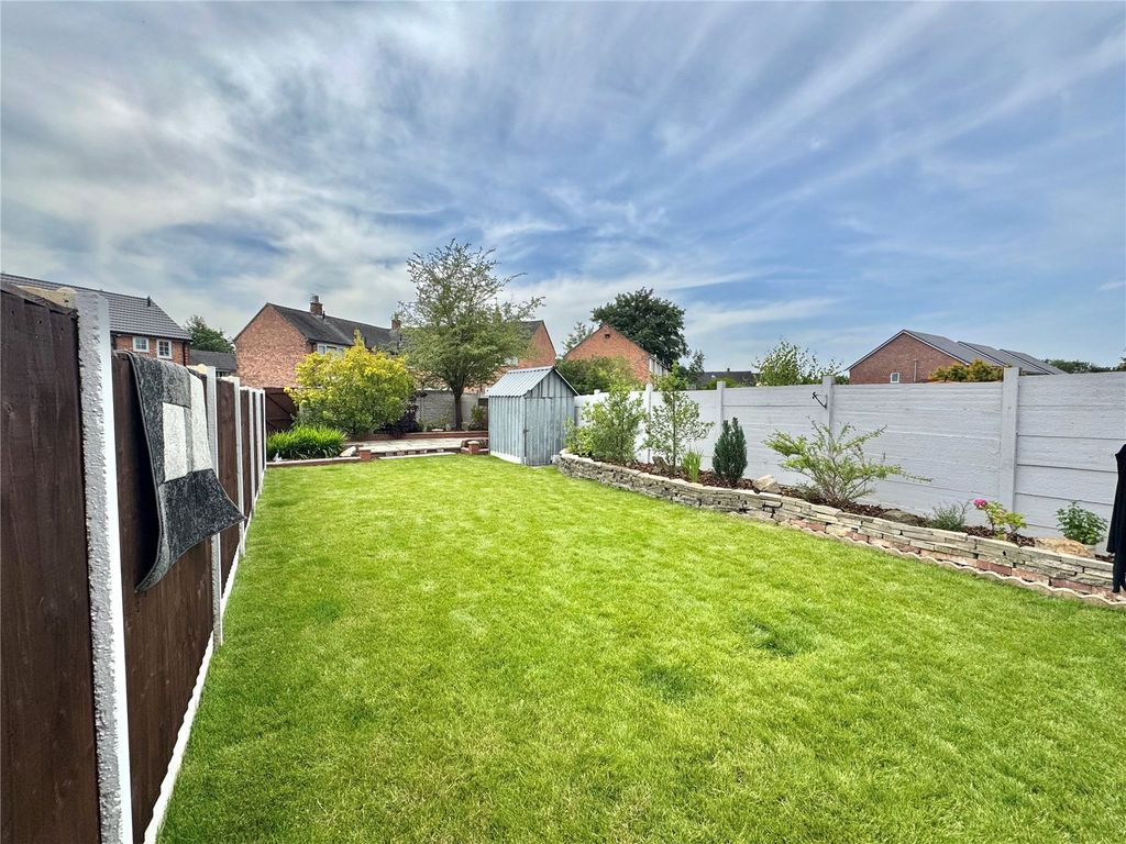 Property photo 2 of 12 Picture No. 11