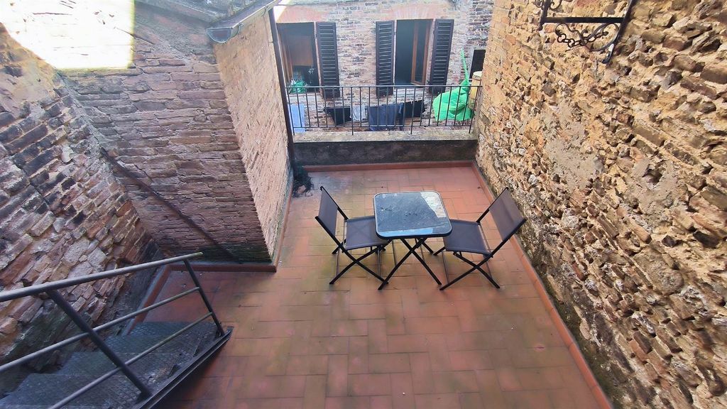 Property photo 2 of 30