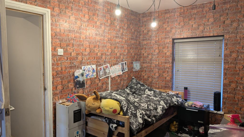 Property photo 3 of 5