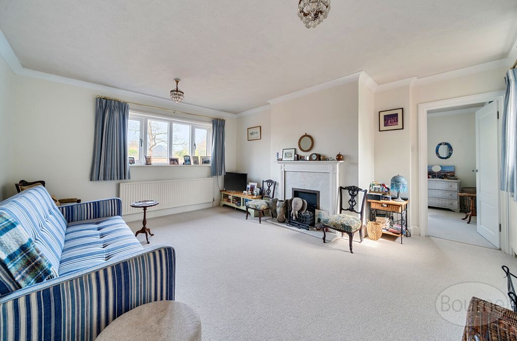 Property photo 3 of 10 39B4E387-888F-42c...