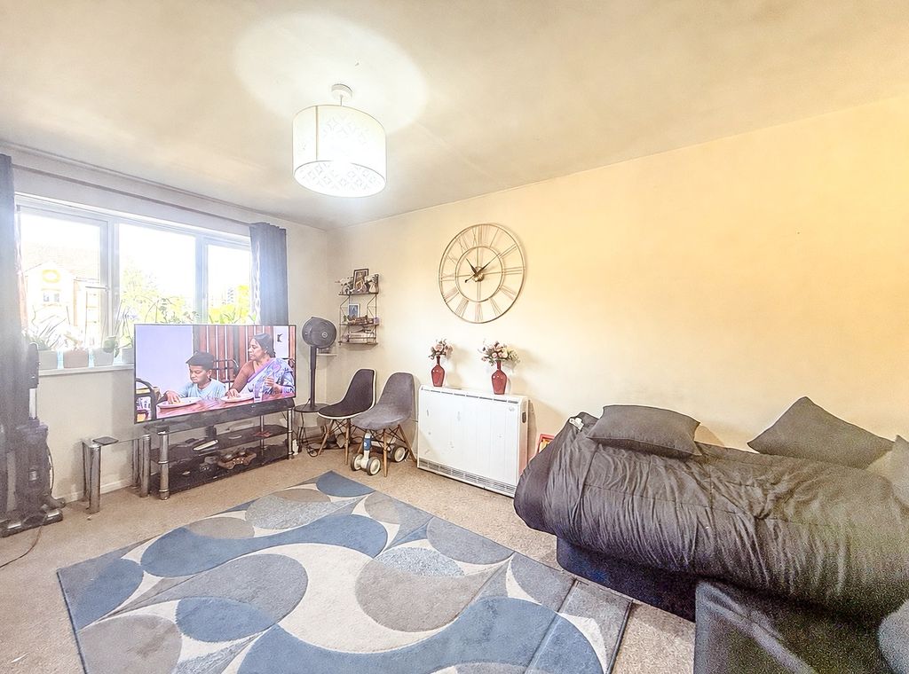 Property photo 2 of 7