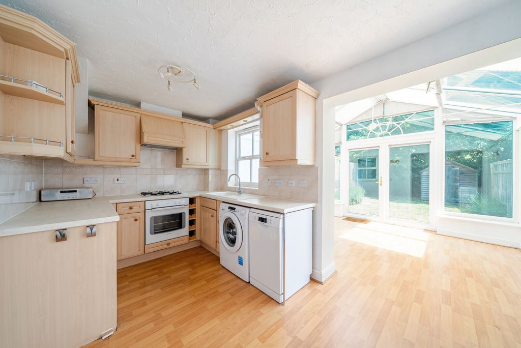 Property photo 3 of 15 Kitchen