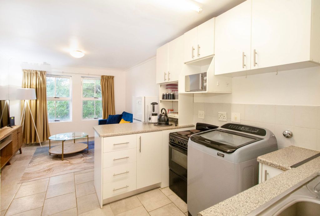 Property photo 2 of 17 St1702938