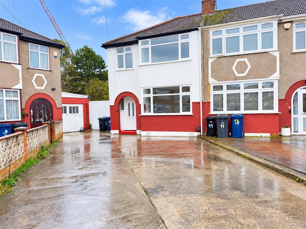 Property photo 1 of 14 Rainy British Suburban Homes.Png