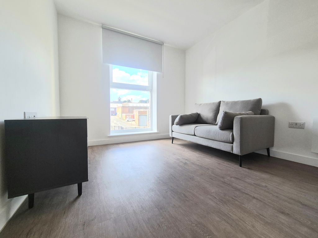 Property photo 3 of 12