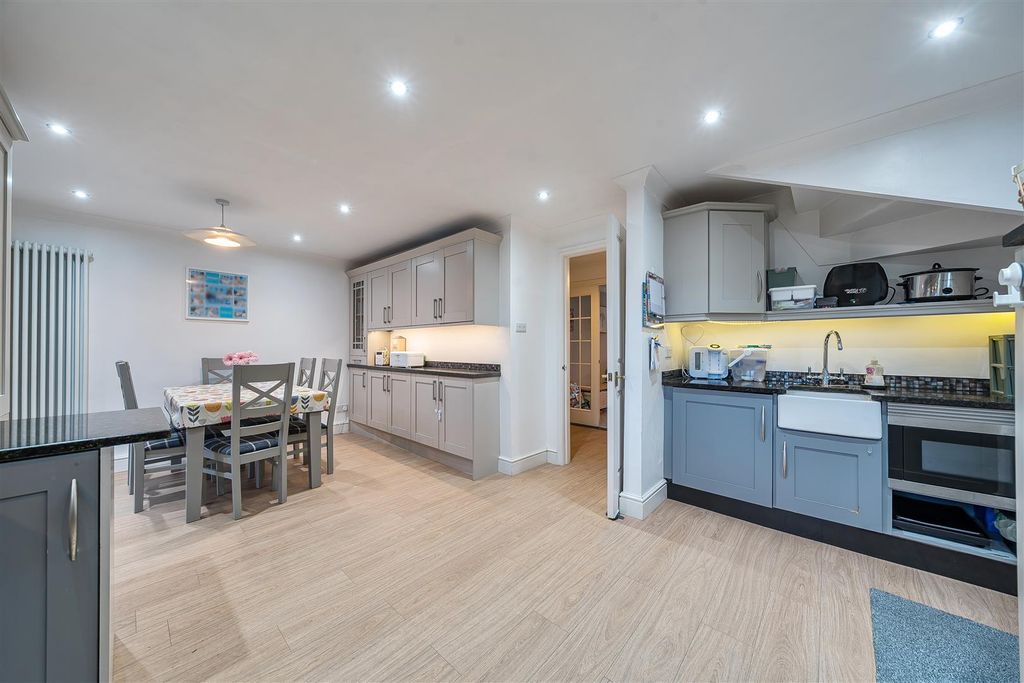 Property photo 3 of 21 1414955-17-69936011Adc34.Jpg