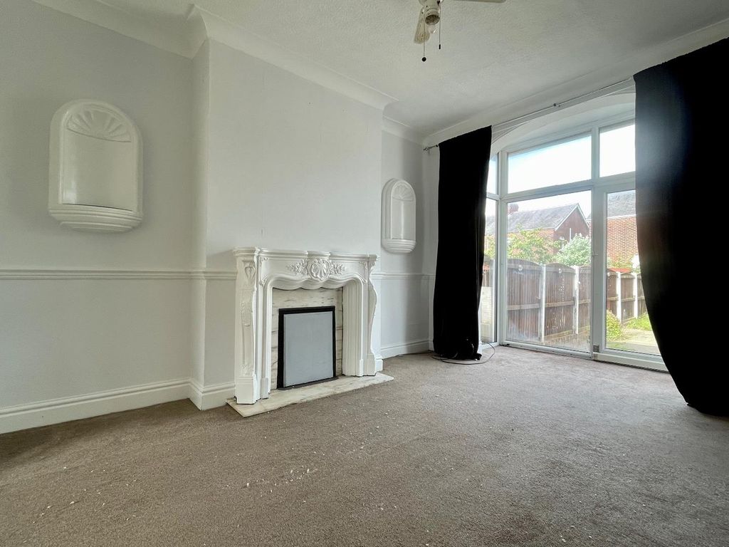 Property photo 3 of 10 E8471C83-950C-4A61-9F58-7C2Cbecfdf6E.Jpeg