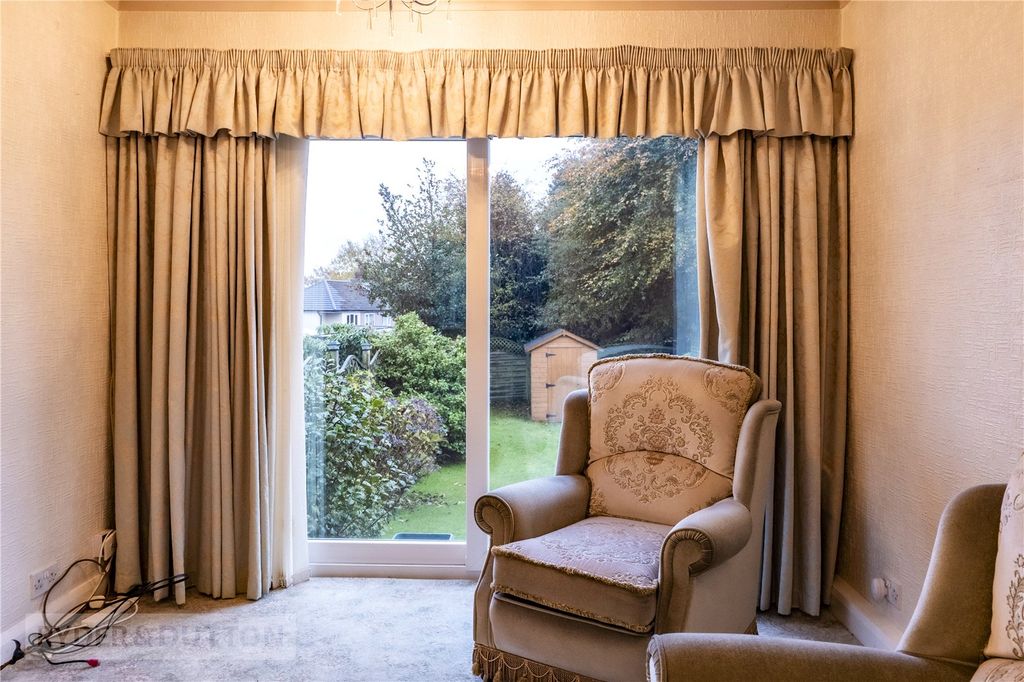 Property photo 3 of 25 Living Room