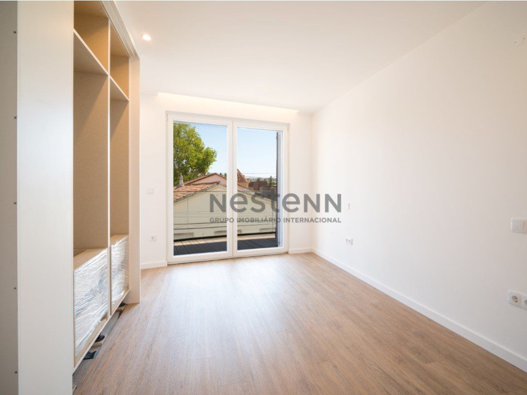 Property photo 3 of 43