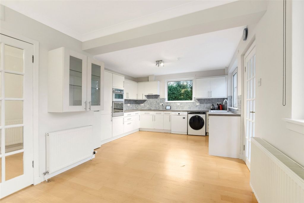 Property photo 3 of 26 Kitchen/Diner