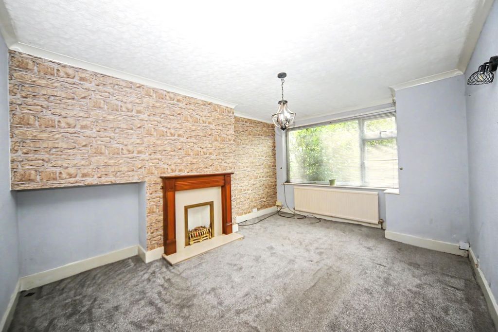 Property photo 2 of 23