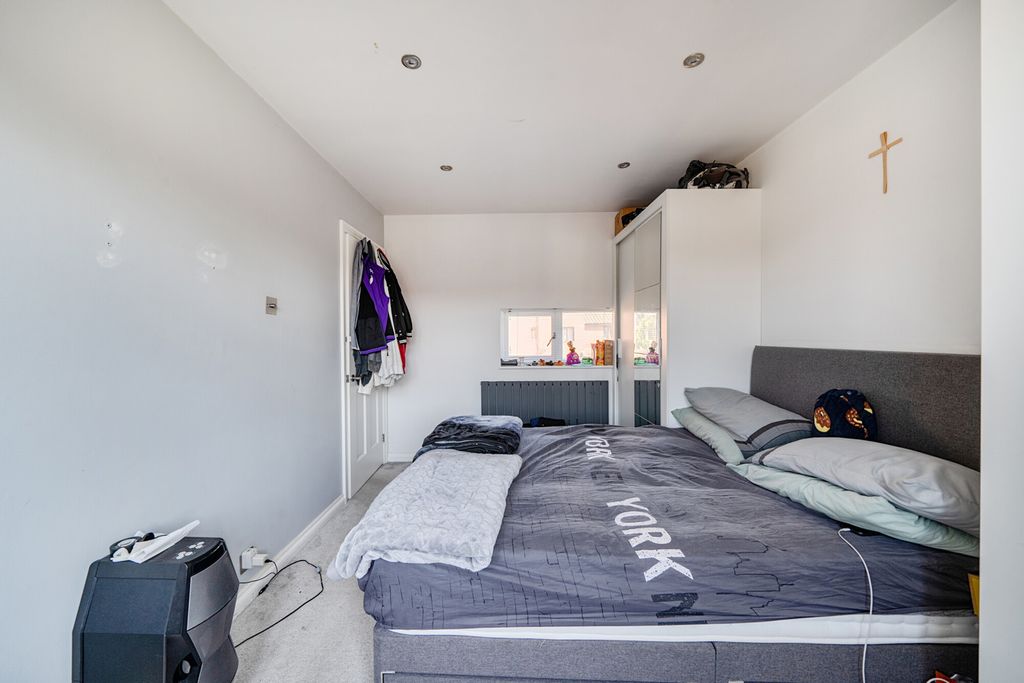 Property photo 3 of 16 1481208-6-6A3E3dc...