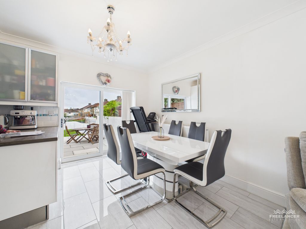 Property photo 3 of 15 Dining Room