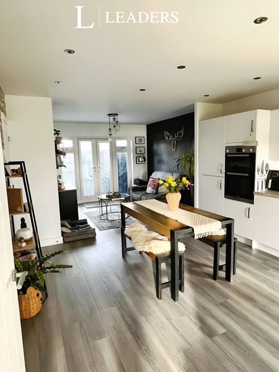 Property photo 3 of 15 Kitchen