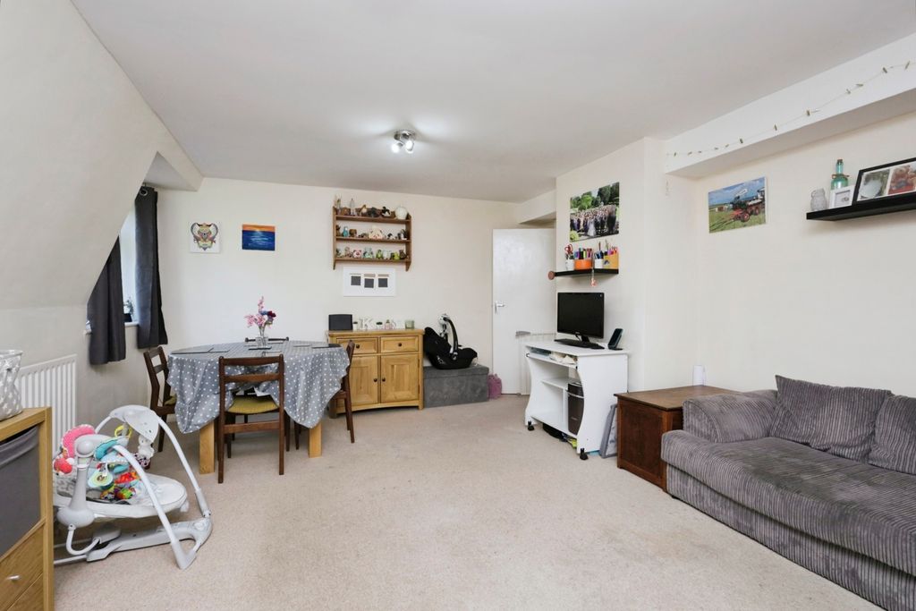 Additional image 11 of 2 bed flat for saleLennox Court, Mutton Hall Hill, Heathfield, East Sussex TN21