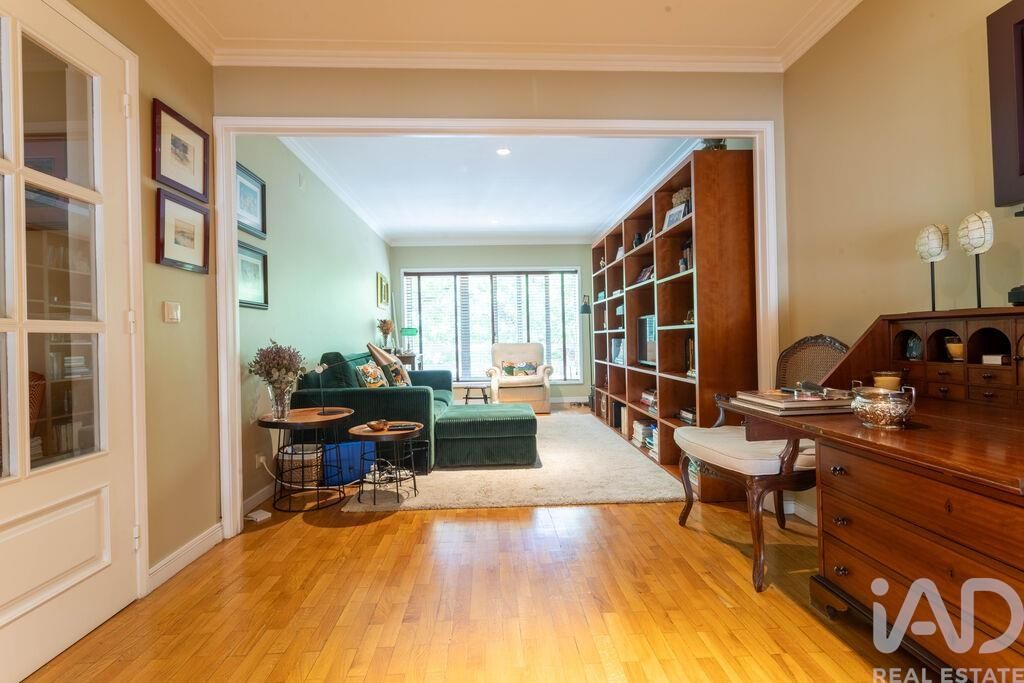 Property photo 2 of 27