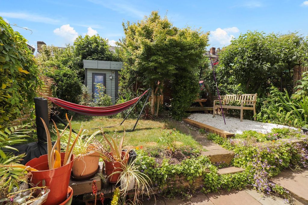 Property photo 3 of 35 Garden