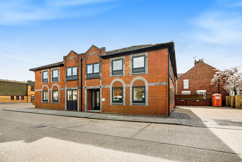 Property photo 1 of 5 Front