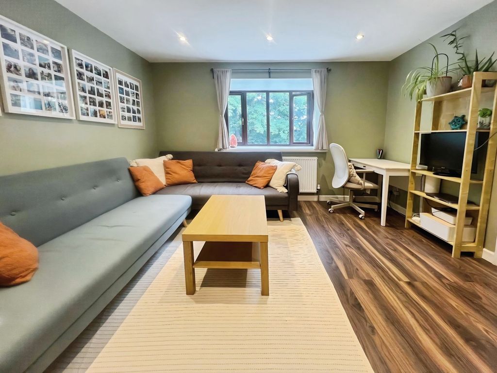 Property photo 1 of 10 Pbox-Img.Jpg