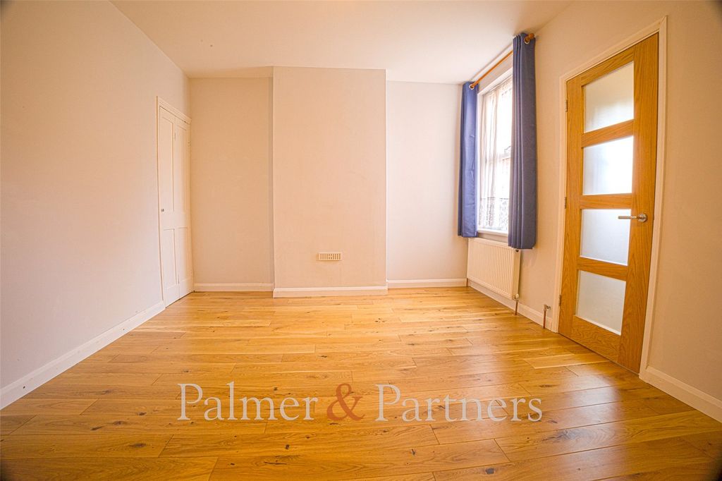 Property photo 2 of 8 Picture No. 04