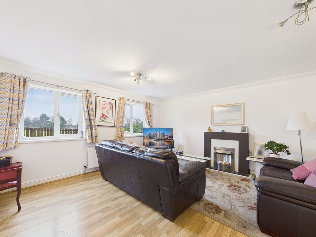 Property photo 2 of 15 Lounge