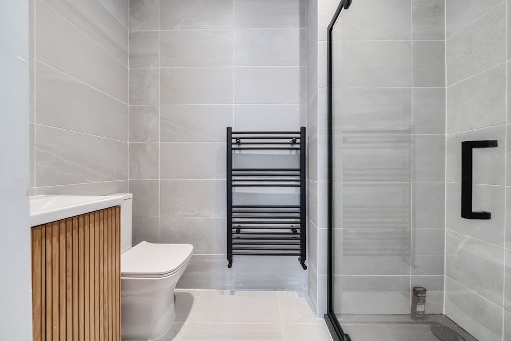 Property photo 3 of 24 Picture No. 16