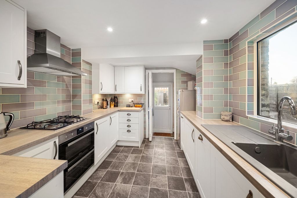 Property photo 3 of 21 3943818