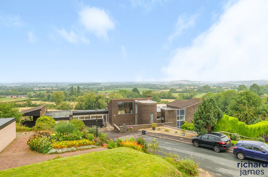 Property photo 3 of 20 946Ccdf8-27E3-45F...