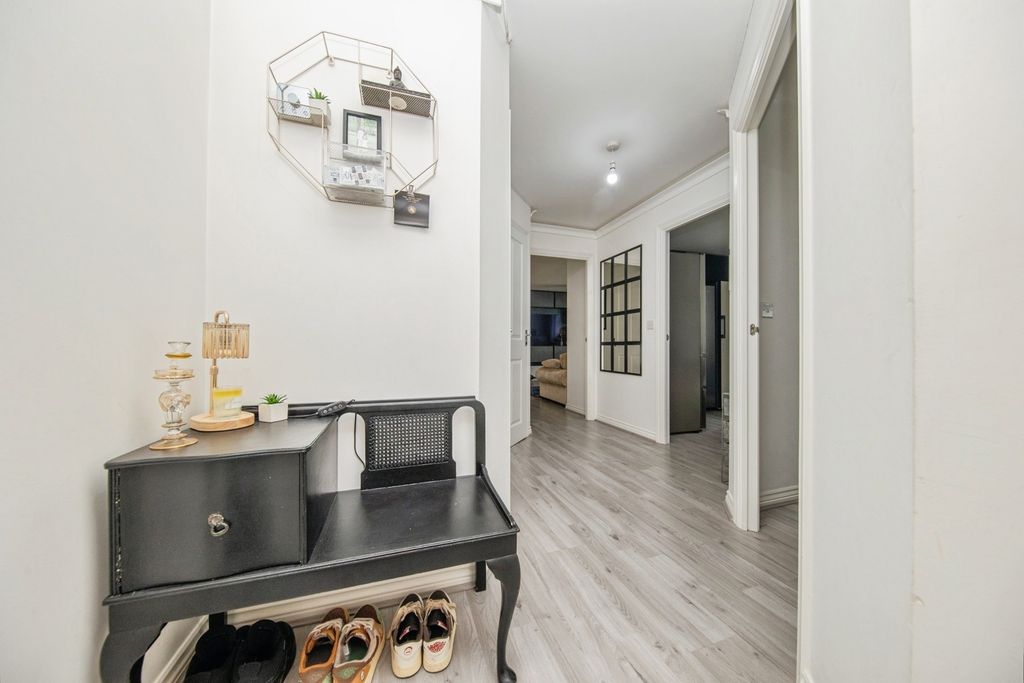 Property photo 2 of 13 Pbox-Img.Jpg