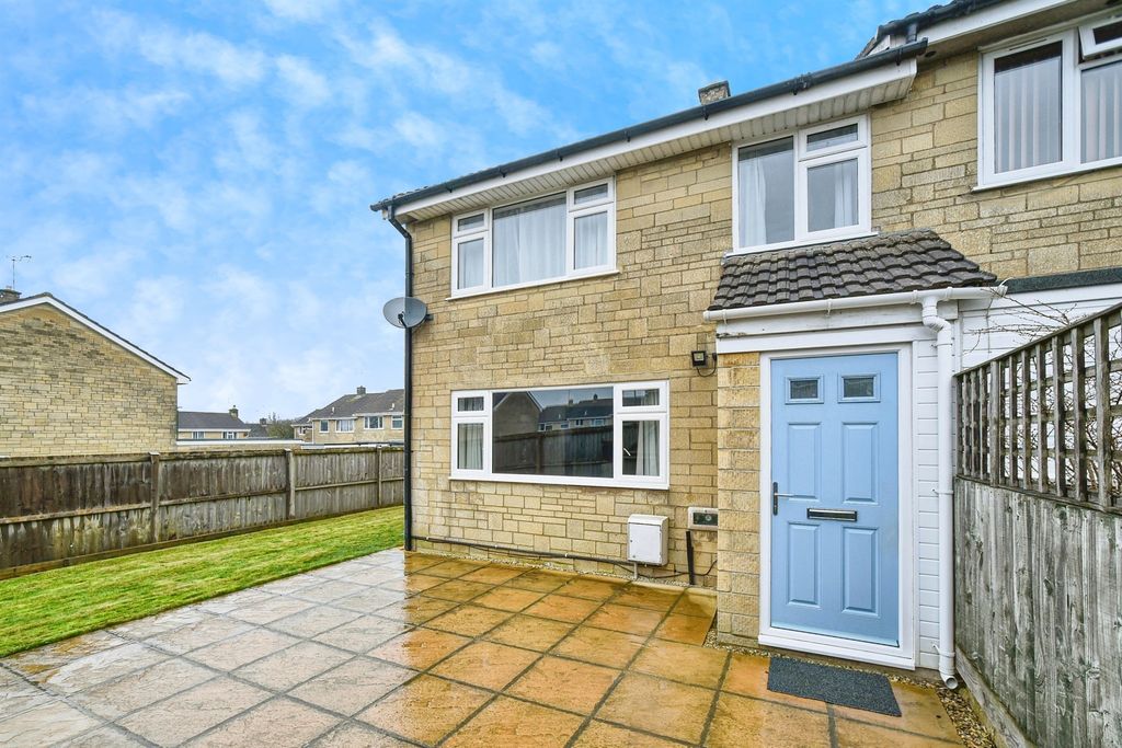 Property photo 1 of 18