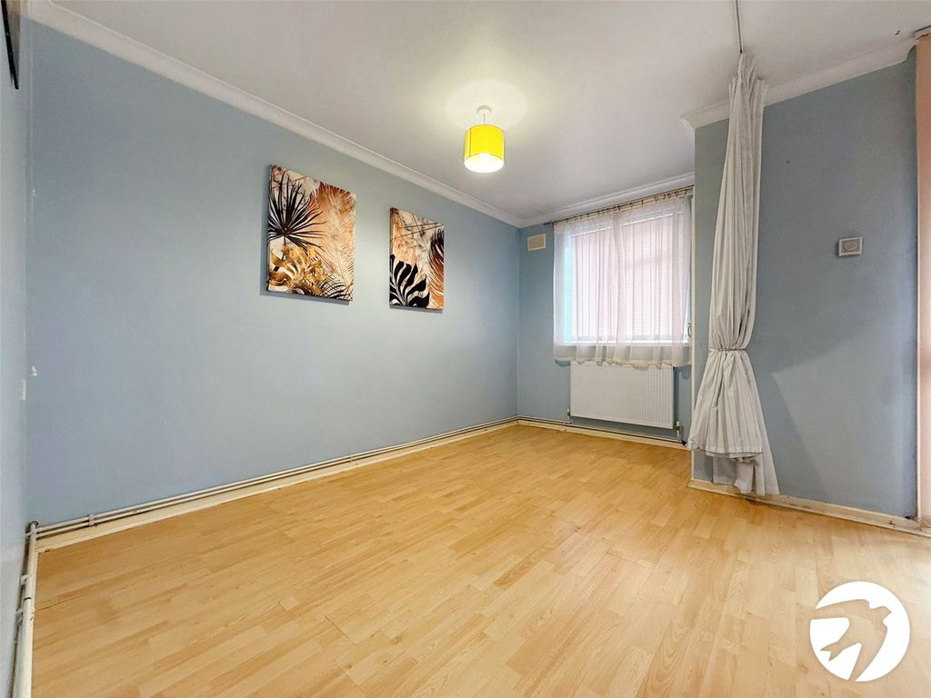 Property photo 3 of 10 Bedroom